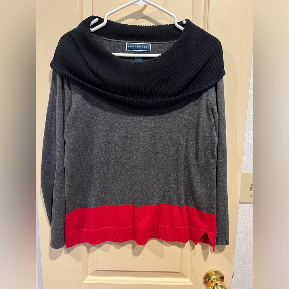 🖤❤️ Karen Scott cowl-neck color blocked sweater. Size small. Gently used. ❤️🖤